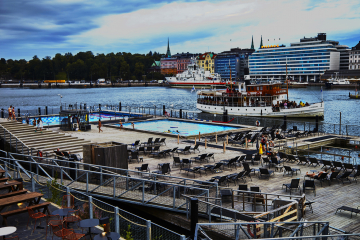 ONE DAY | HELSINKI No9 | Ralf Wehrle und Uwe Frank Fotografie - Fine - Art - Print  ca.40x60 cm | gerahmt 60x80 cm mit Passepartout und Holzrahmen  Auflage 15 | signiert