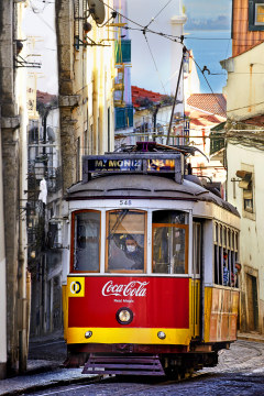 ONE DAY | LISSABON No21 | Ralf Wehrle und Uwe FrankFotografie - Fine - Art - Print  ca.40x60 cm | gerahmt 60x80 cm mit Passepartout und Holzrahmen  Auflage 15 | signiert