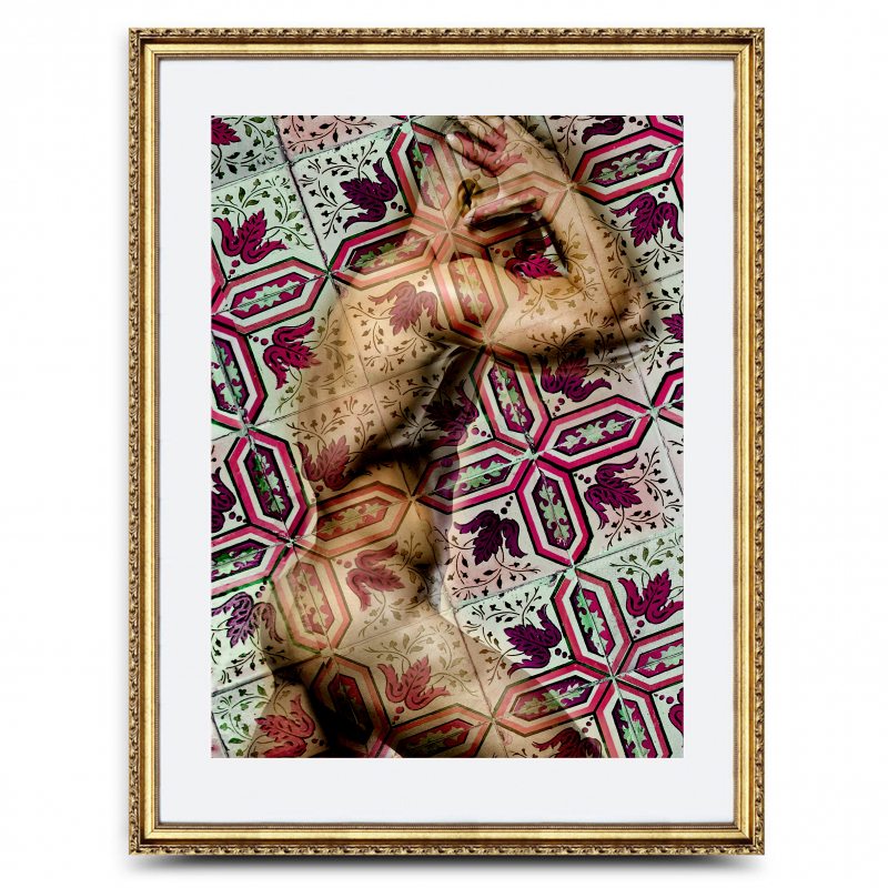 Männer mit Fassade Nr.5 | 2022 | Ralf Wehrle und Uwe Frank Fotografik | ca. DinA 3 | gerahmt DinA2  mit goldfarbenen Holzrahmen und weissem Passepartout limitiert Auflage 12, signiert