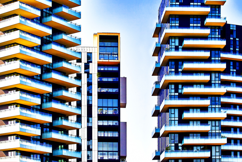 ONE DAY | MAILAND No1 | Ralf Wehrle Uwe Frank  Fotografie auf Alu-Dibond 80 x 120 cm  | mit schwarzem Schattenfugenrahmen aus Holz  2022 | Auflage 10  | signiert